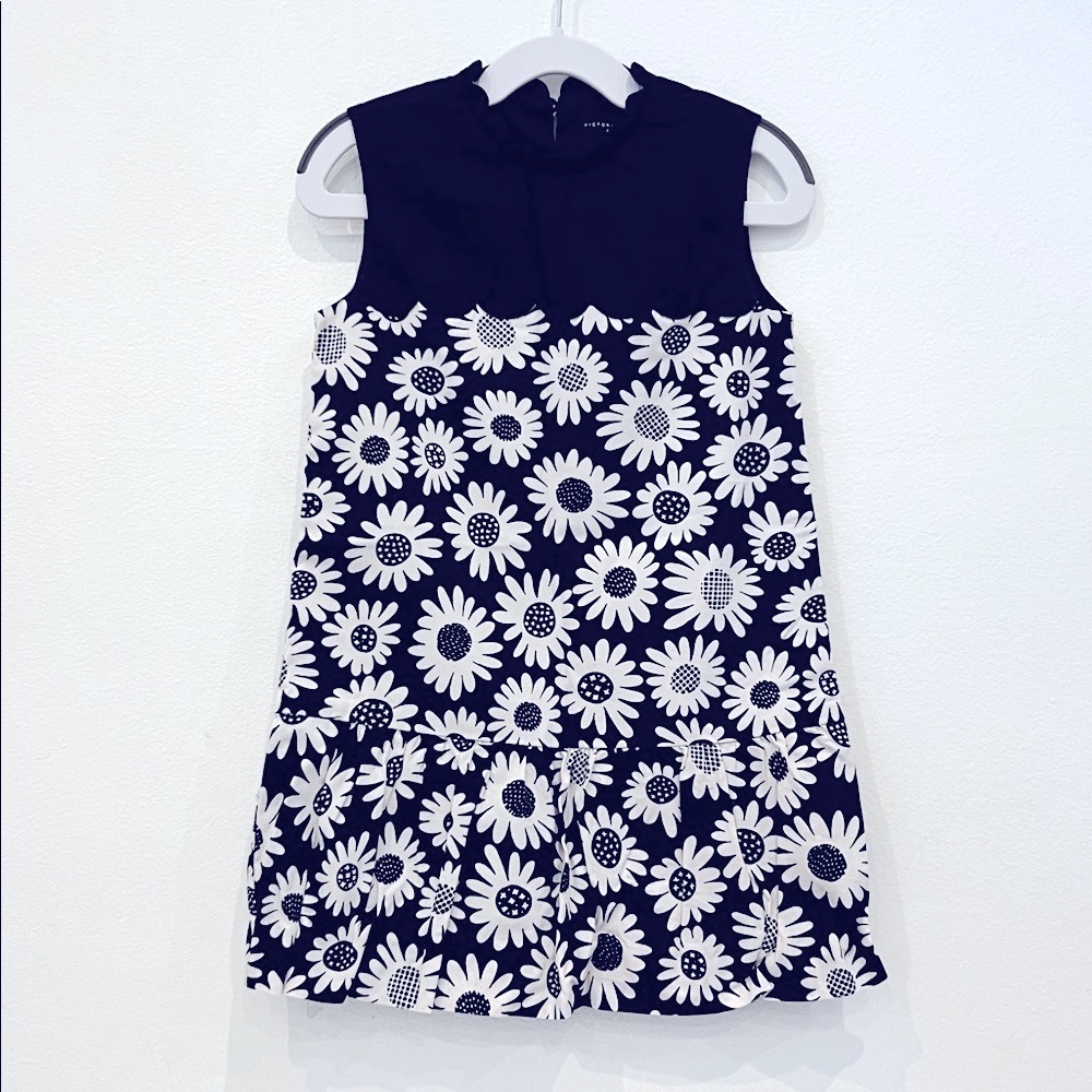 Victoria Beckham Black and White Floral Kids Dress size:XS (4-5)